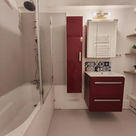 La Simax - With Private Bathroom *