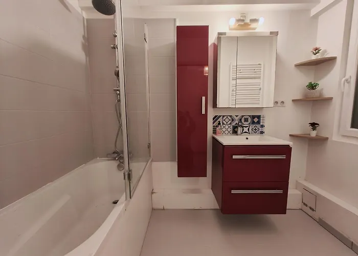 La Simax - With Private Bathroom *